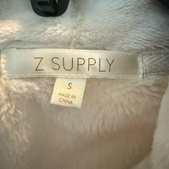Z Supply Plush Heart Long Sleeve Top. Cozy Fleece hearts pattern white size S - Picture 8 of 9